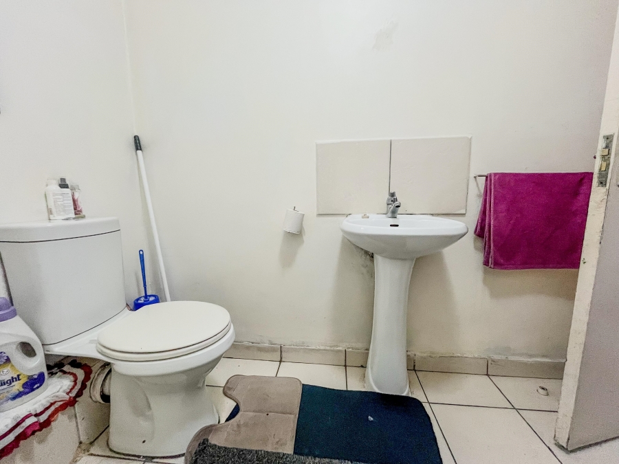 1 Bedroom Property for Sale in Maitland Western Cape